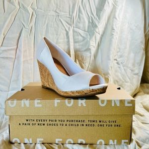 Tom’s Stella Wedge NWT Sz 7